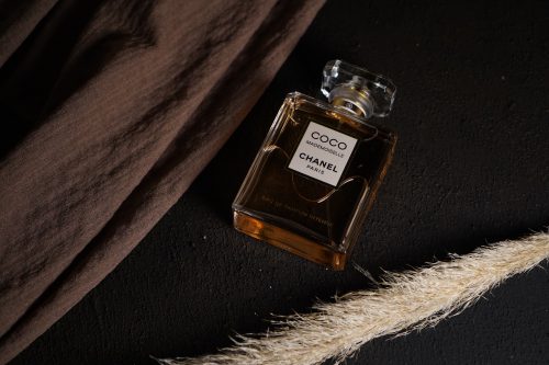 Jak dobrać idealne perfumy męskie dla siebie? – poradnik dla mężczyzn i nie tylko