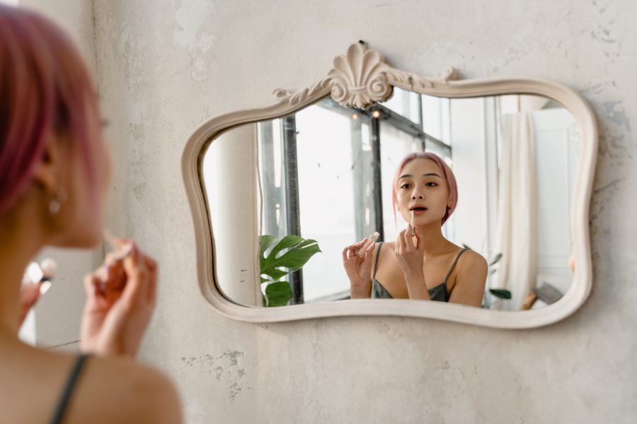 Pielęgnacja przed makijażem – jak przygotować skórę?